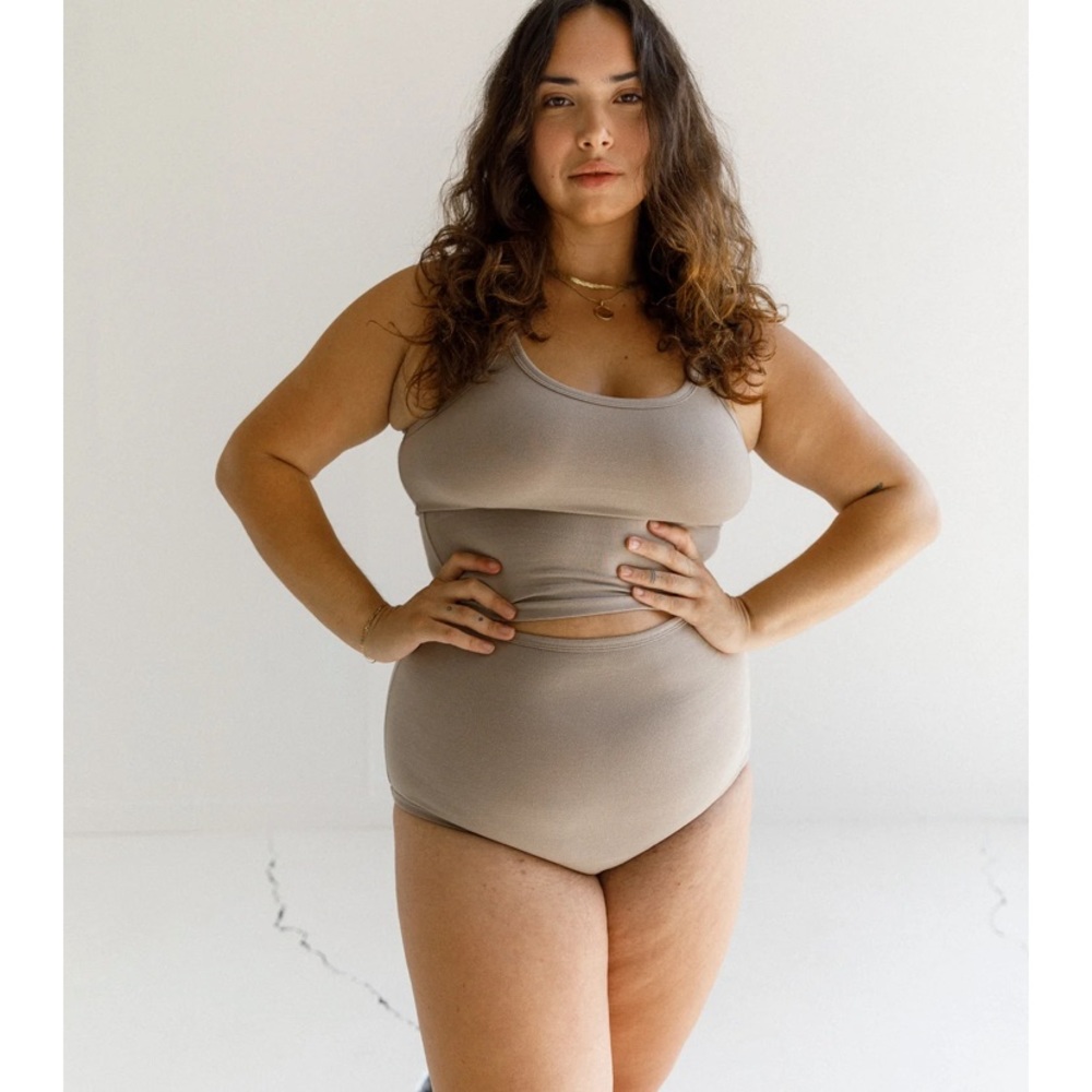 ISO Arq undies and tanks